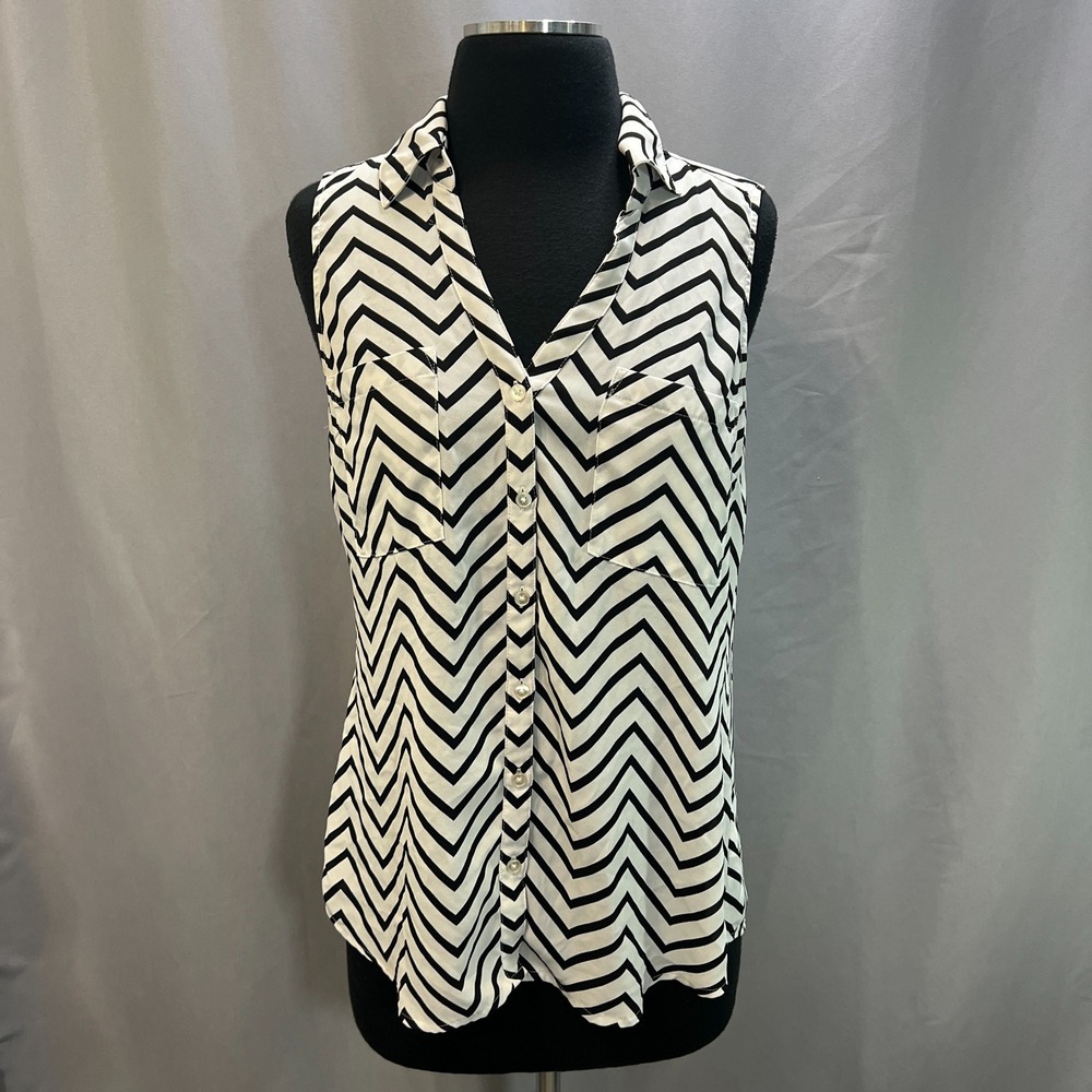 Express Tunic Blouse Womens M White Black Chevron Print Button Front Sleeveless